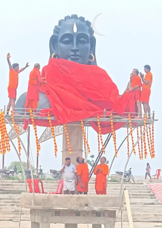 दशमी तालाब पर आदियोगी की भव्य प्रतिमा का लोकार्पण, आकर्षण का बना केंद्र