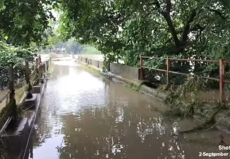 नौगढ़ व मुसाखाड़ बांध से पानी छोड़े जाने का दौर जारी, कर्मनाशा नदी का जलस्तर घटने लगा