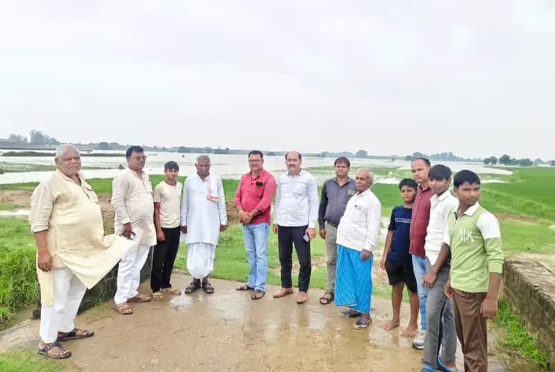 बाढ़ प्रभावित गांवों का विधायक कैलाश आचार्य ने किया निरीक्षण, हरसंभव मदद का भरोसा