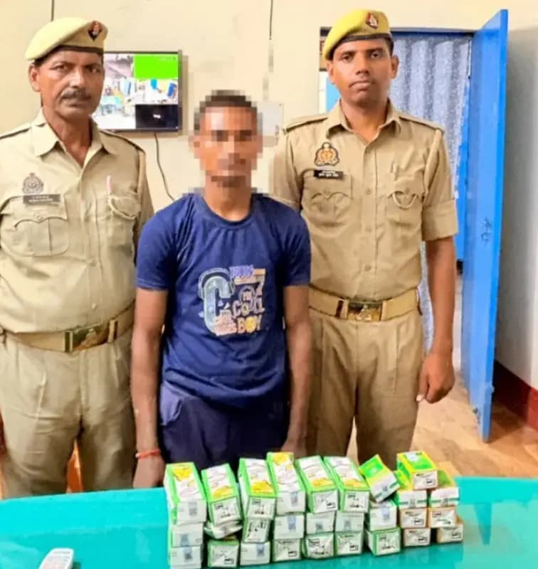दुकान बंद होने के बाद महंगे दाम पर शराब बेचने का आरोप, 28 पाउच के साथ युवक गिरफ्तार