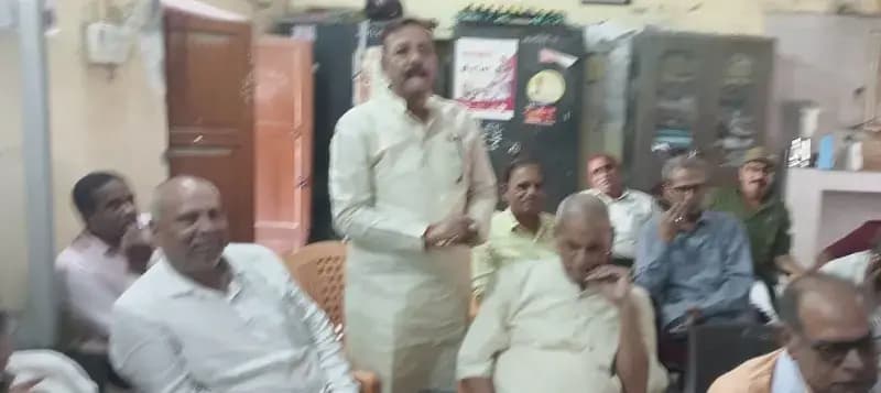 विधान परिषद चुनाव को लेकर शिक्षकों ने की बूथवार समीक्षा, चेतनारायण सिंह के समर्थन में जुटने का आह्वान