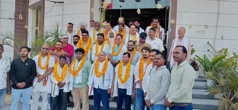 ग्रामीण पत्रकार एसोसिएशन जनपद चंदौली की चकिया तहसील की त्रैमासिक बैठक में पत्रकार एकता पर दिया गया जोर