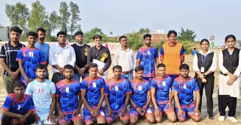 अंतर महाविद्यालय फुटबॉल प्रतियोगिता का रंगारंग आगाज, पहले दिन काशी विद्यापीठ और गहनी कॉलेज ने दर्ज की जीत
