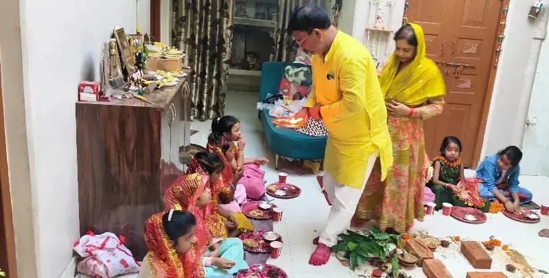 नवरात्रि पर अध्यक्ष गौरव श्रीवास्तव ने हवन-पूजन के साथ किया कन्या पूजन, नगर की सुख-समृद्धि के लिए की मंगलकामना