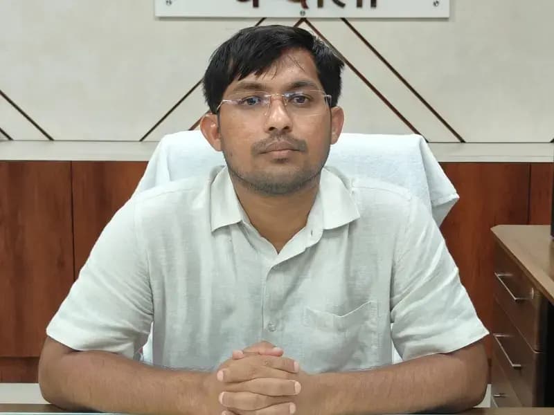 एमएलसी चुनाव में मोबाइल और कैमरा ले जाने पर प्रतिबंध, बैंगनी स्केच पेन से ही करना होगा मतदान