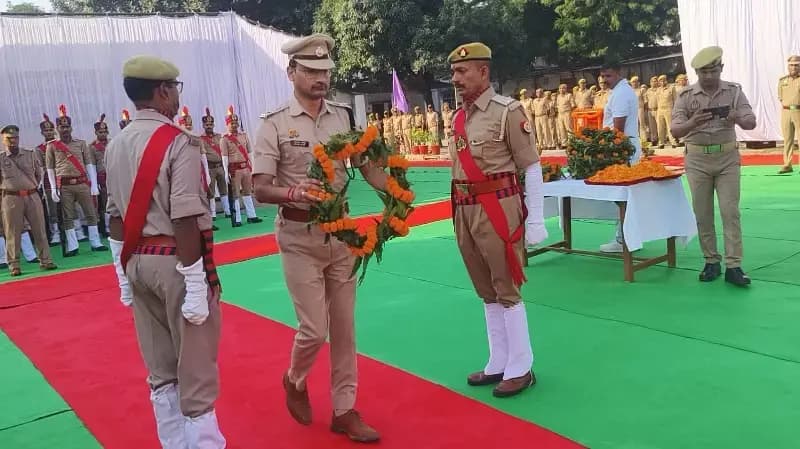 शहीद जवानों को श्रद्धांजलि, 154 पुलिसकर्मियों के बलिदान को नमन
