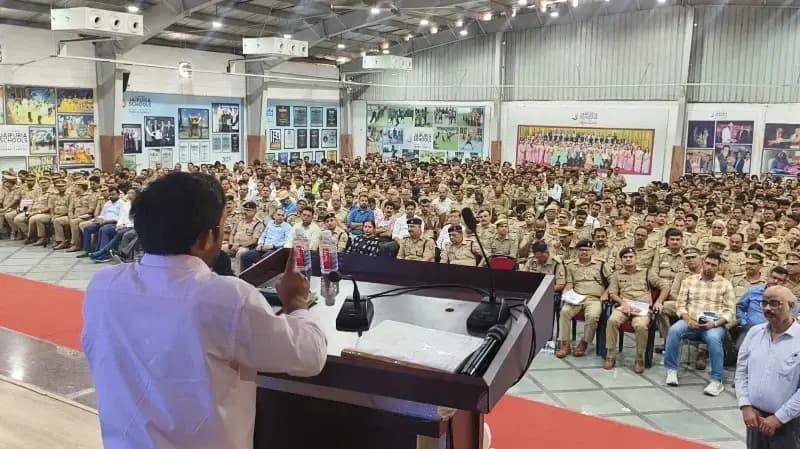 नमो घाट एयर शो को लेकर प्रशासन अलर्ट, सुरक्षा और यातायात व्यवस्था की हुई समीक्षा